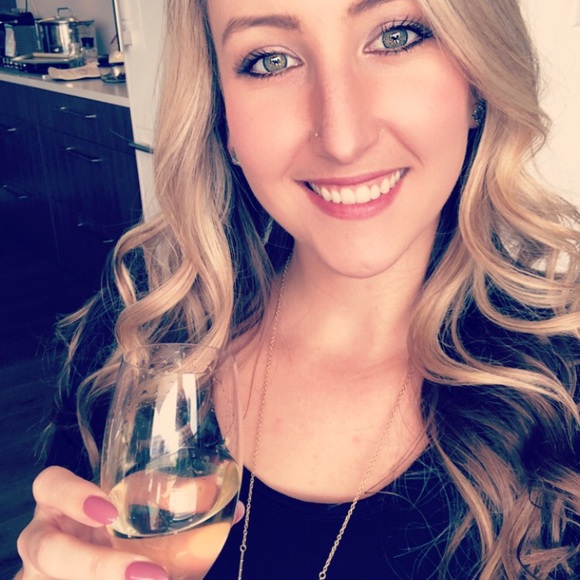 Meet your Posher, Priscilla - Picture 3 of 3